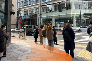 そのまま左折します。